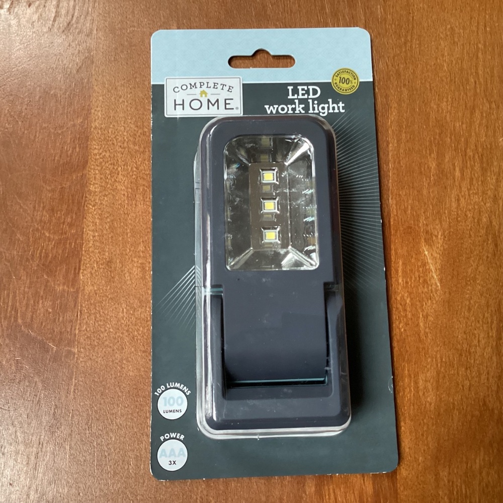 Complete Home LED Work Light New - Picture 2 of 9